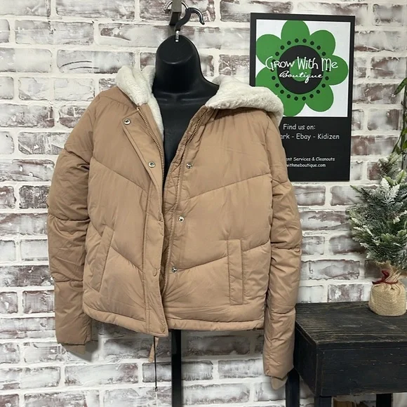 Hollister ultimate puffer collection small - Picture 2 of 5